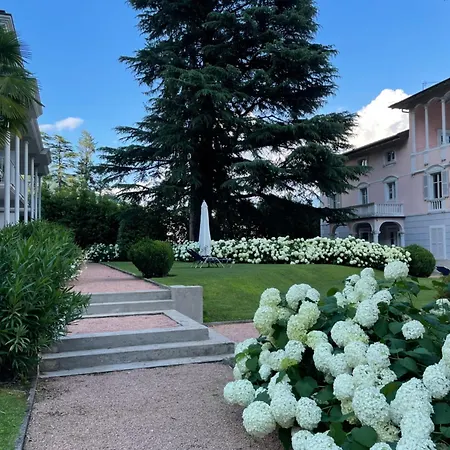 Lugano Apartman *